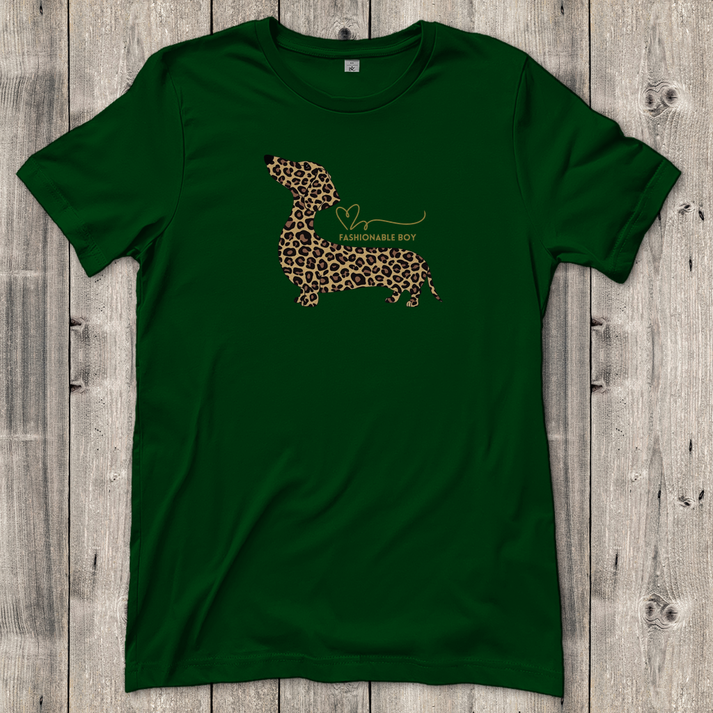 Grünes Damen T-Shirt mit Dackel allover Leo Print auf der Vorderseite