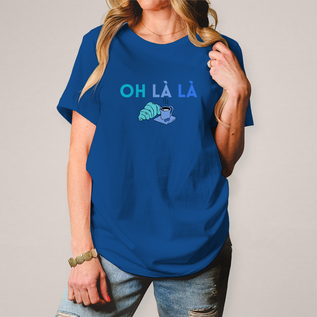 Damen T-Shirt in royalblau mit Rundhalsausschnitt und witzigem Zitat "Oh La La". Vorderansicht