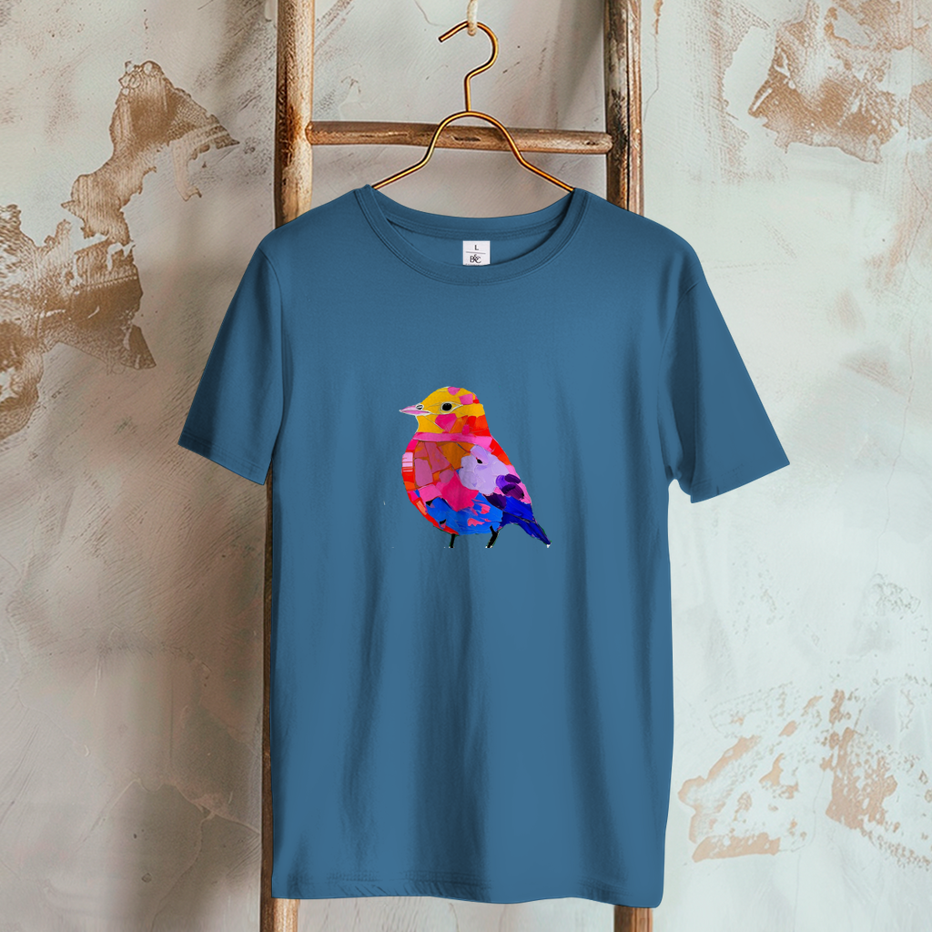Camiseta de mujer con motivo de pájaros coloridos, moderna y artística.
