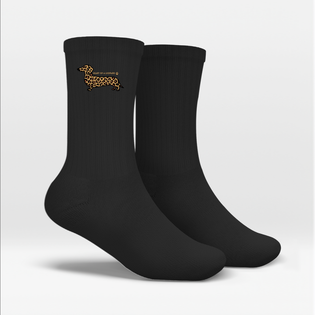 Crew Socken mit Dackel Print "Heart of a Leopard"- Leoparden allover