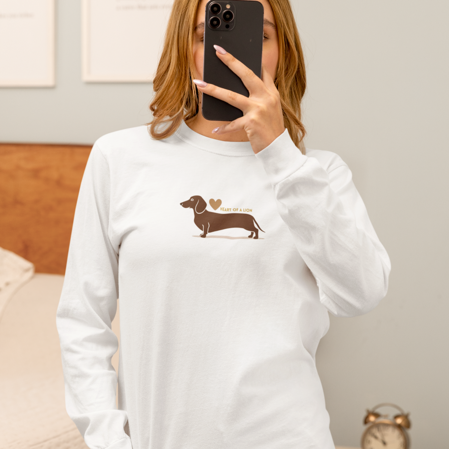 Unisex long-sleeved shirt dachshund with quote "Heart of a lion"