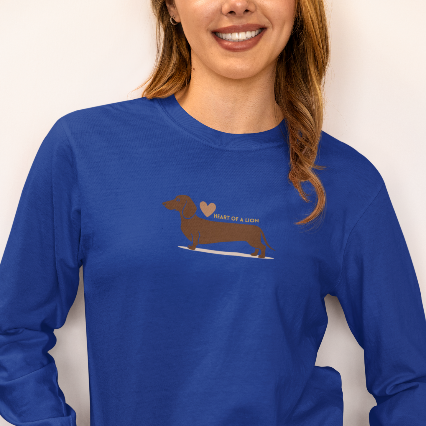 Unisex long-sleeved shirt dachshund with quote "Heart of a lion"