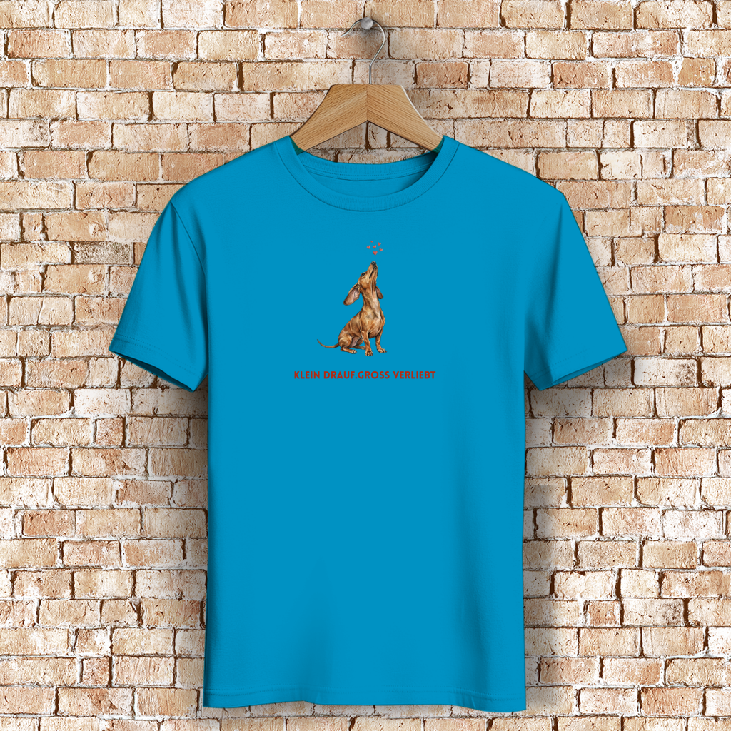 Damen Premium Bio T-Shirt mit Dackel Motiv und Slogan Klein drauf. Groß verliebt