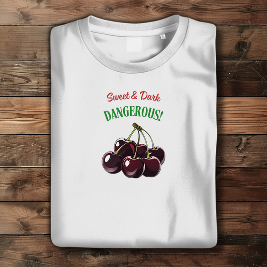 Damen T-Shirt mit Cherry Sweet&Dark Motiv in Bio Qualität