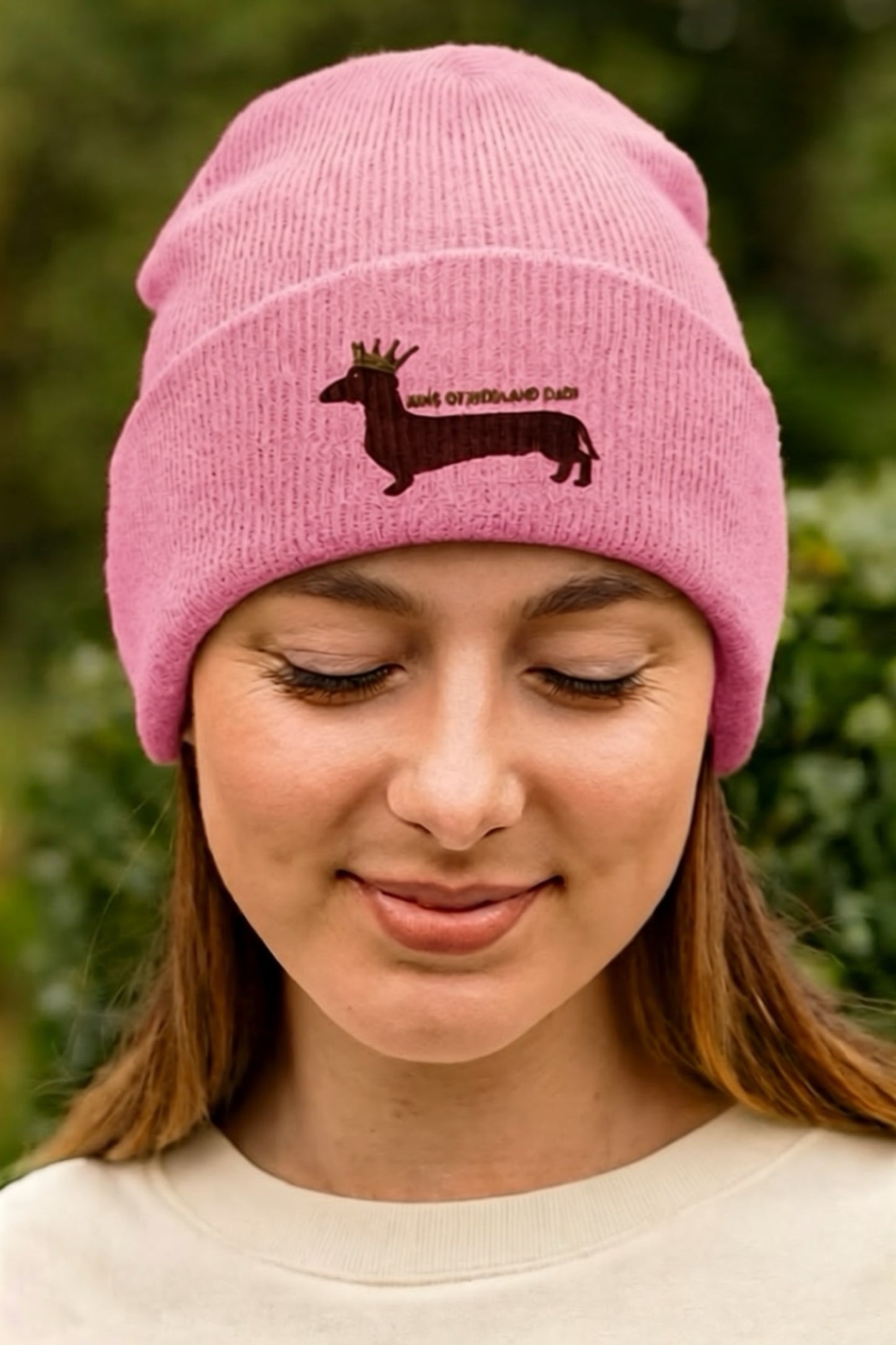 Gorro de estilo hipster en colores de primavera - gorro con funda como regalo para los amantes y fanáticos de los perros dachshund. 