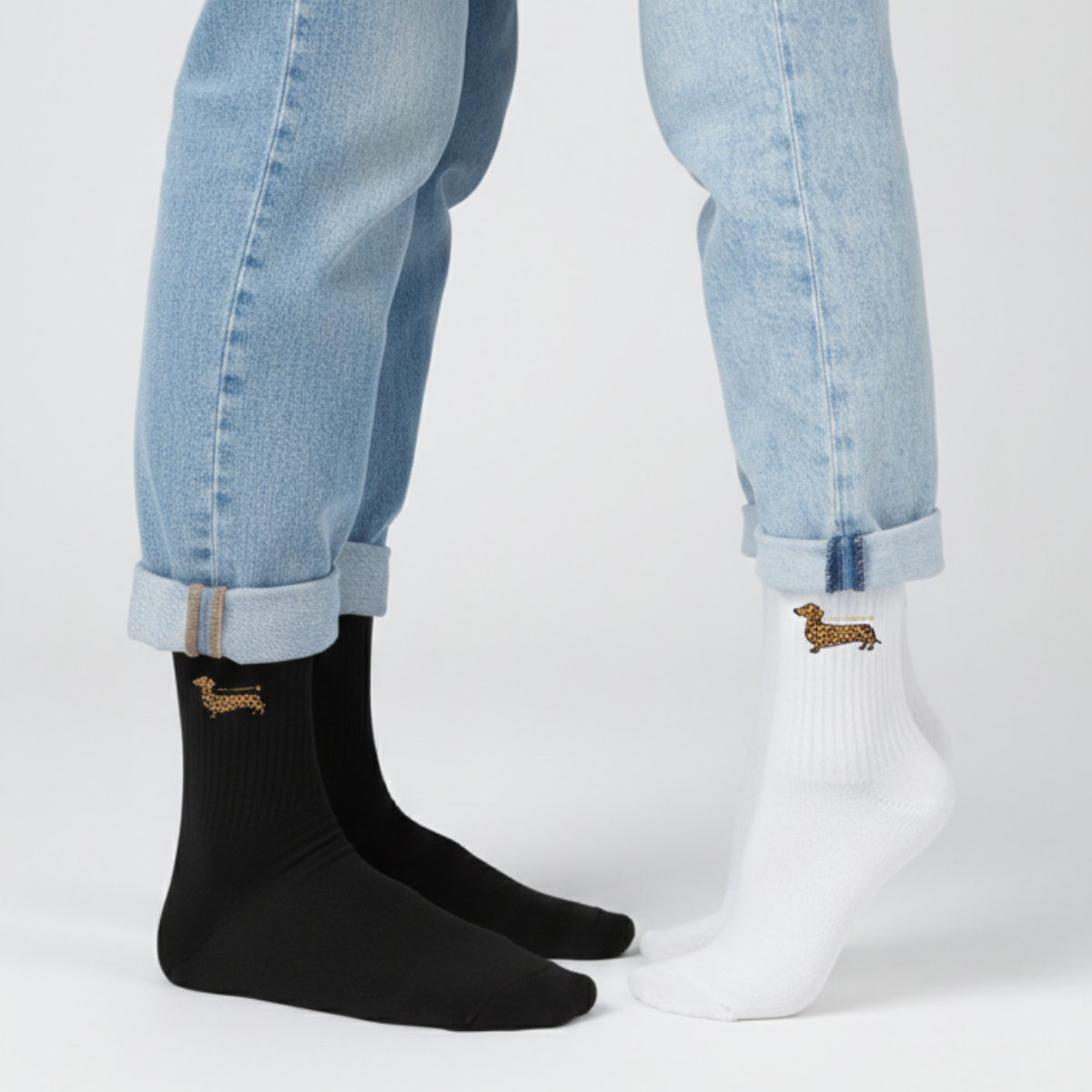 Crew Socken mit Dackel Print "Heart of a Leopard"- Leoparden allover