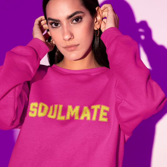 Damen Bio Sweatshirt mit College Schriftzug "Soulmate"