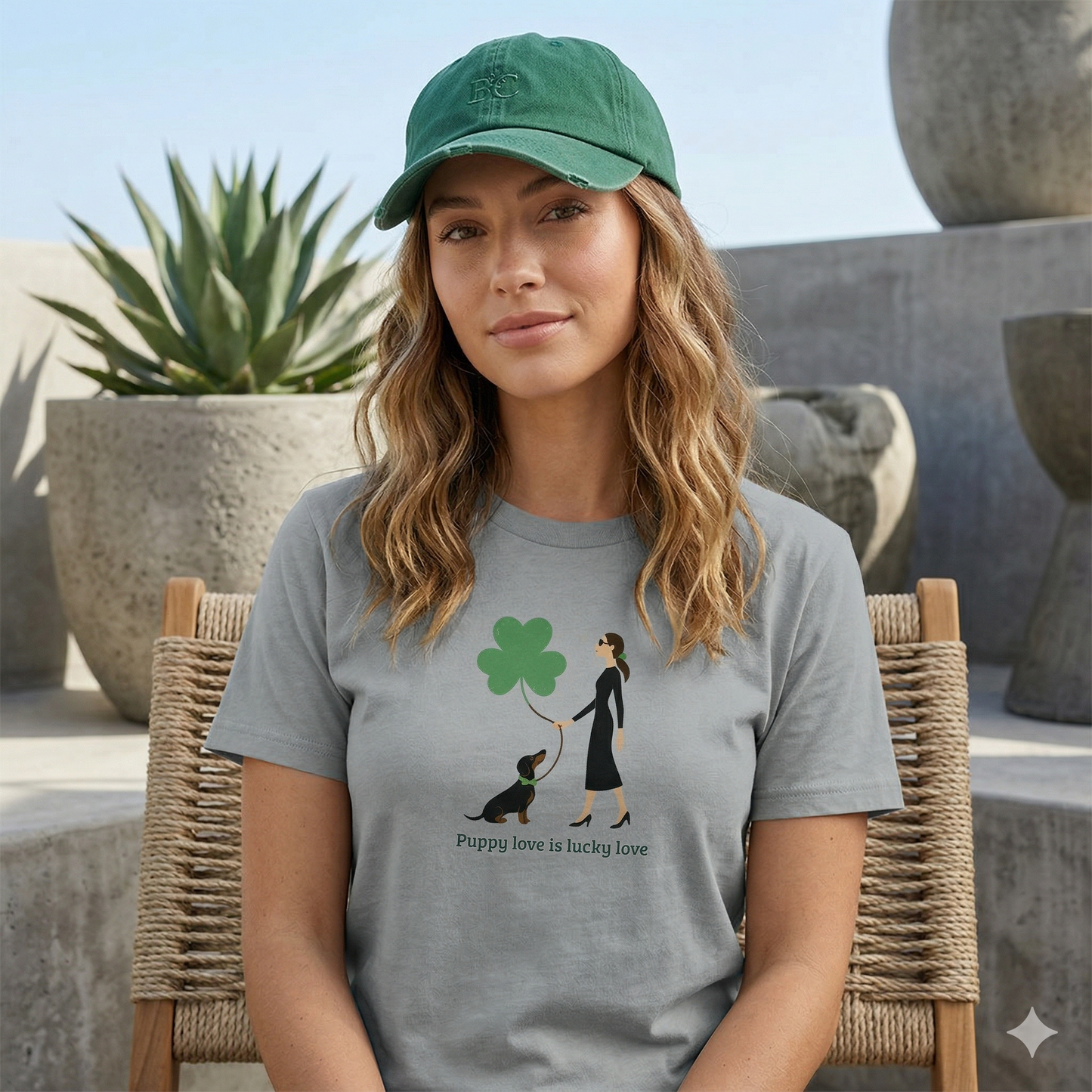 Damen T-Shirt Couture Style mit Dackel und Kleeblatt Print