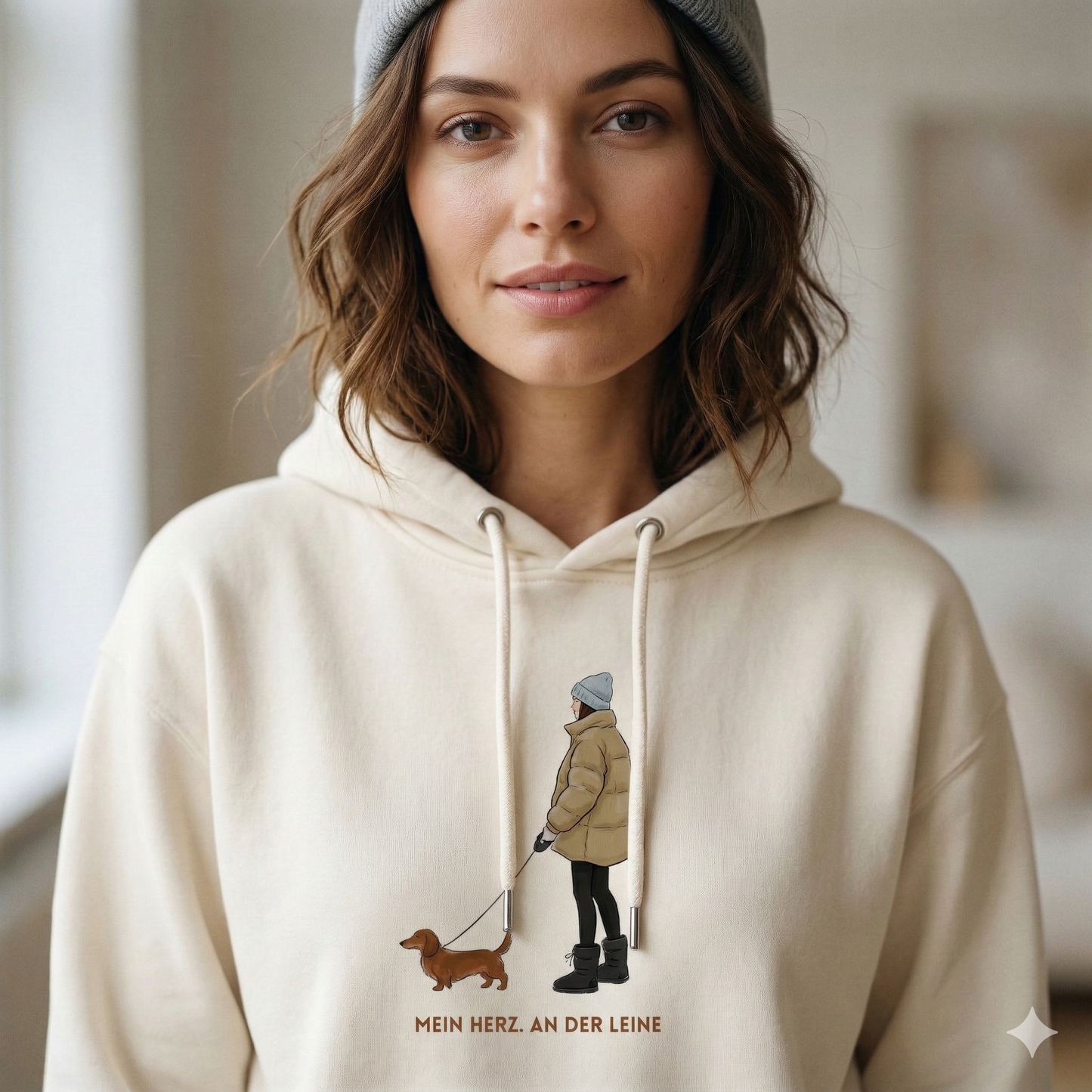 Premium Bio Hoodie für Frauen mit Fashion Dackel Design und  Spruch "Mein Herz. An der Leine"