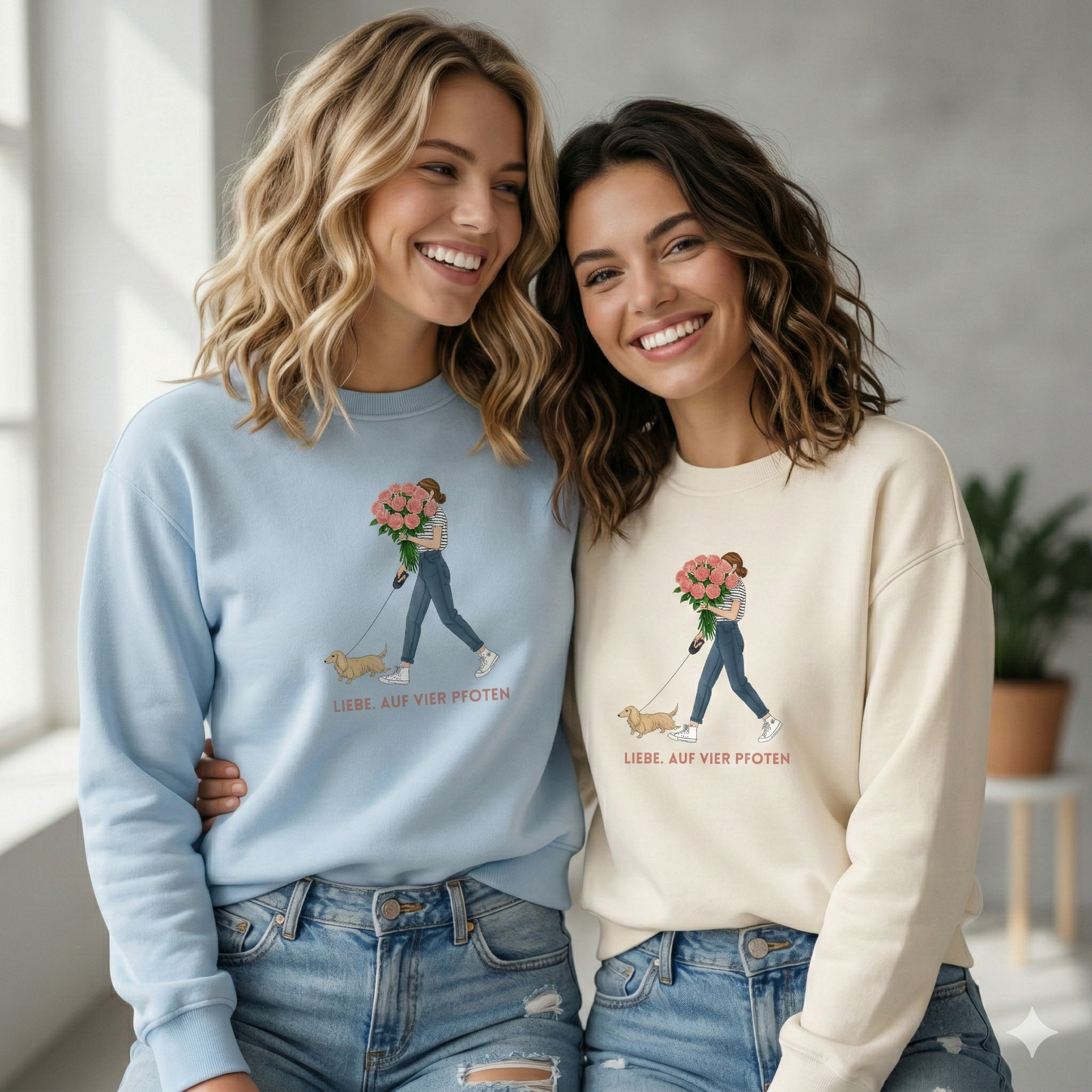 Premium Bio Sweatshirt mit Dackel Design - Liebe, auf vier Pfoten
