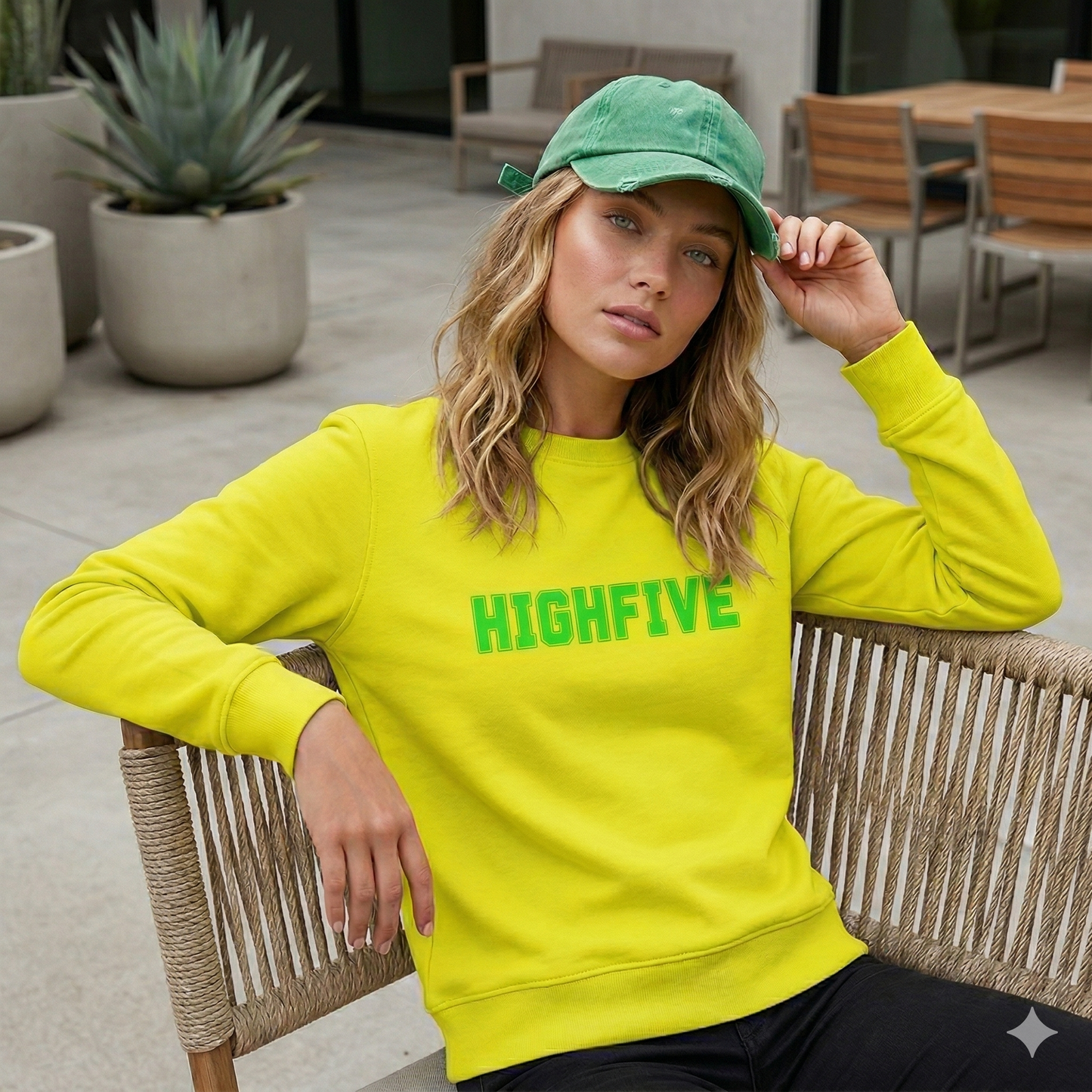 Statement Sweatshirt "High Five" – Frech, Bunt & Bio-Qualität