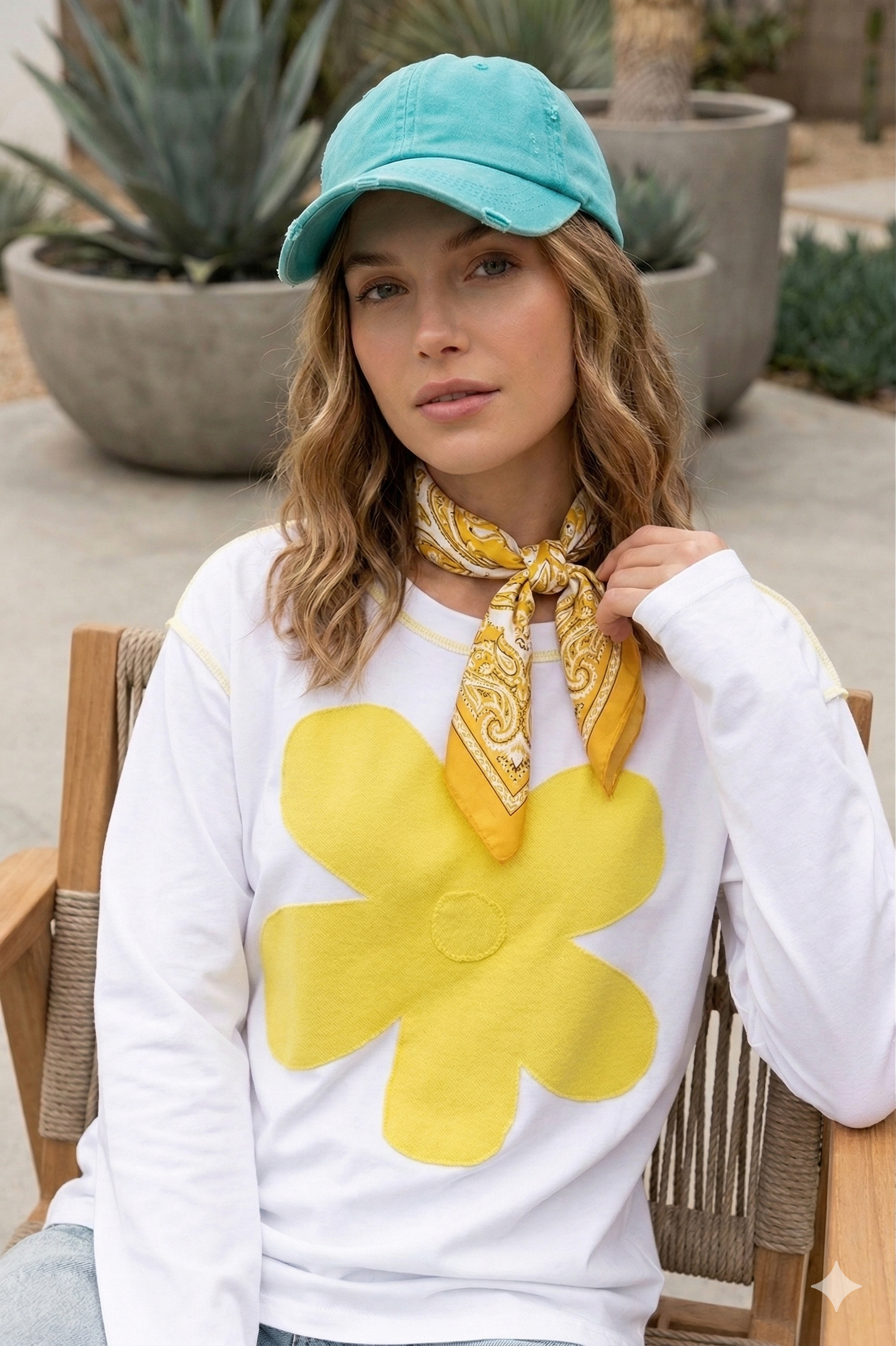Damen Langarmshirt mit Pop-Art Blumendruck – Oversized in Sonnengelb