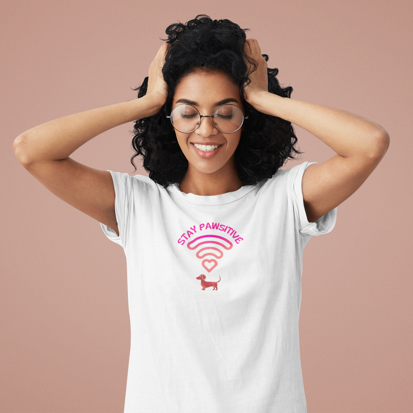 Dackel Bio T-Shirt mit lustigem Print - Stay Pawsitive mit Dackel Vibes